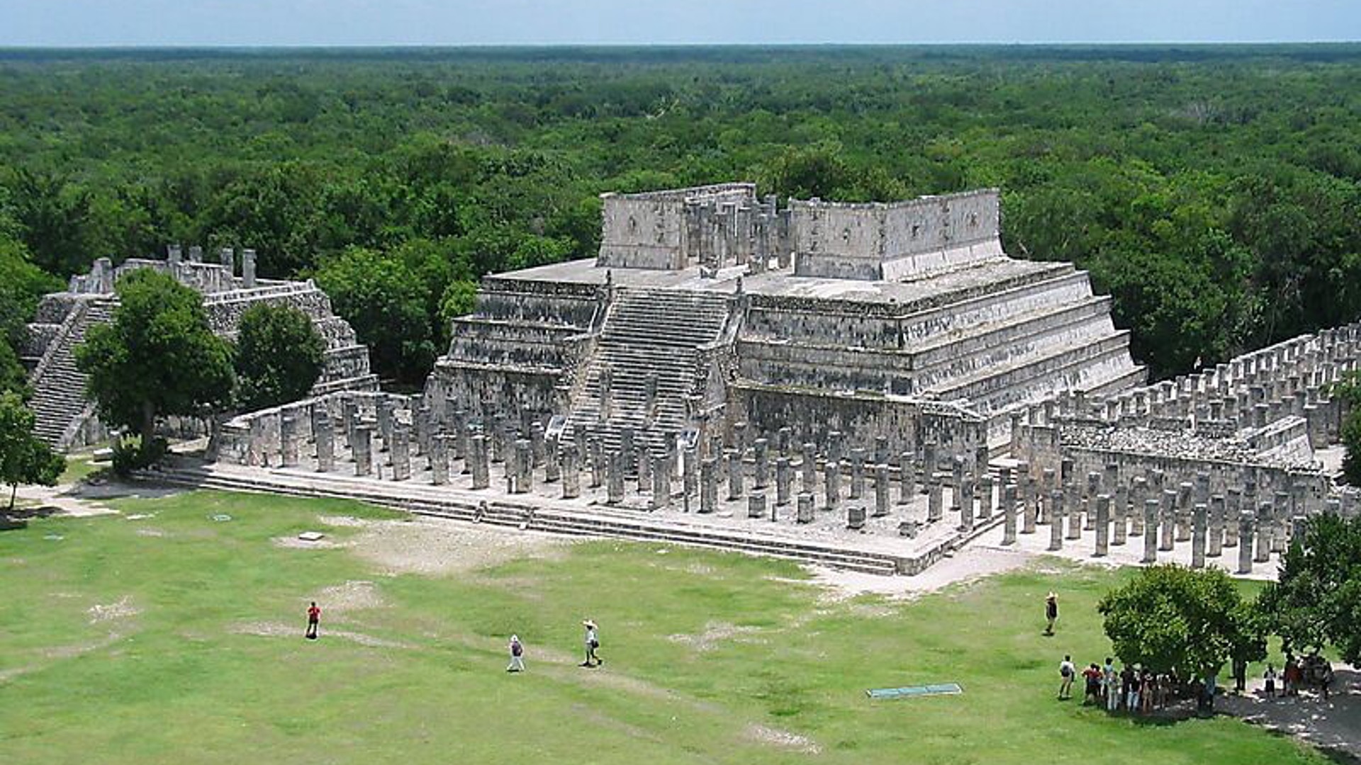 rolling-cancun-shuttle