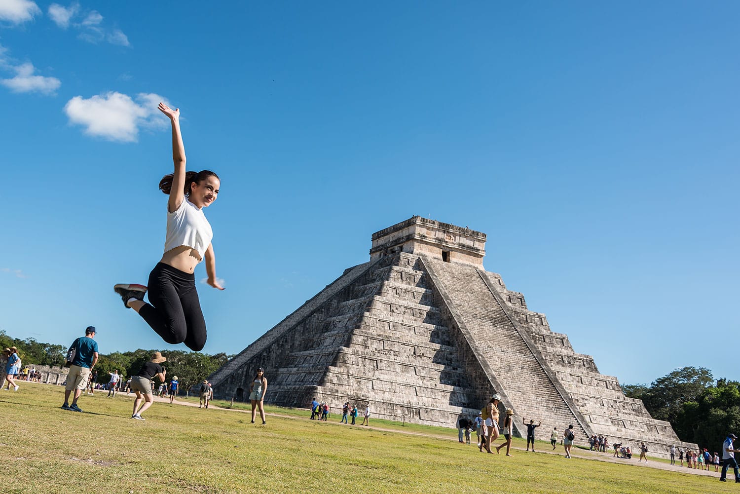 rolling-cancun-shuttle