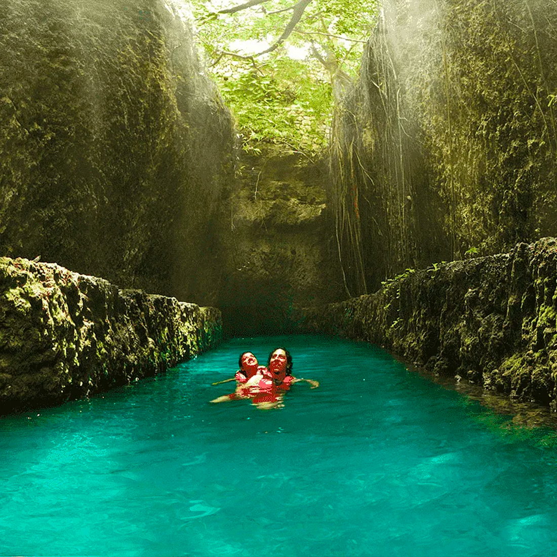 rolling-cancun-shuttle